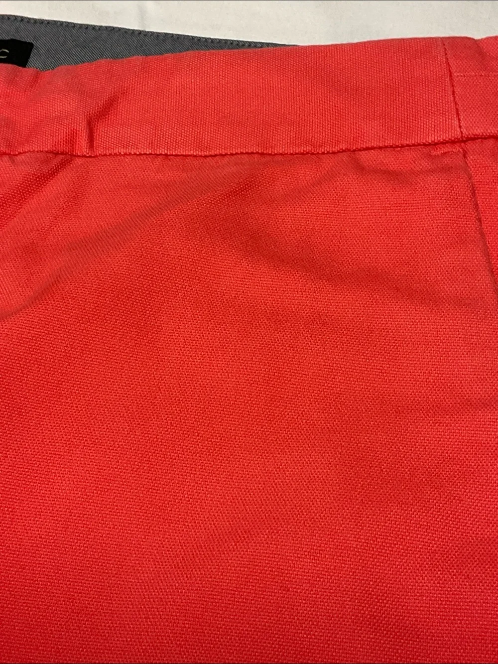 Women’s Banana Republic Hampton Fit Shorts . Coral, Size 8